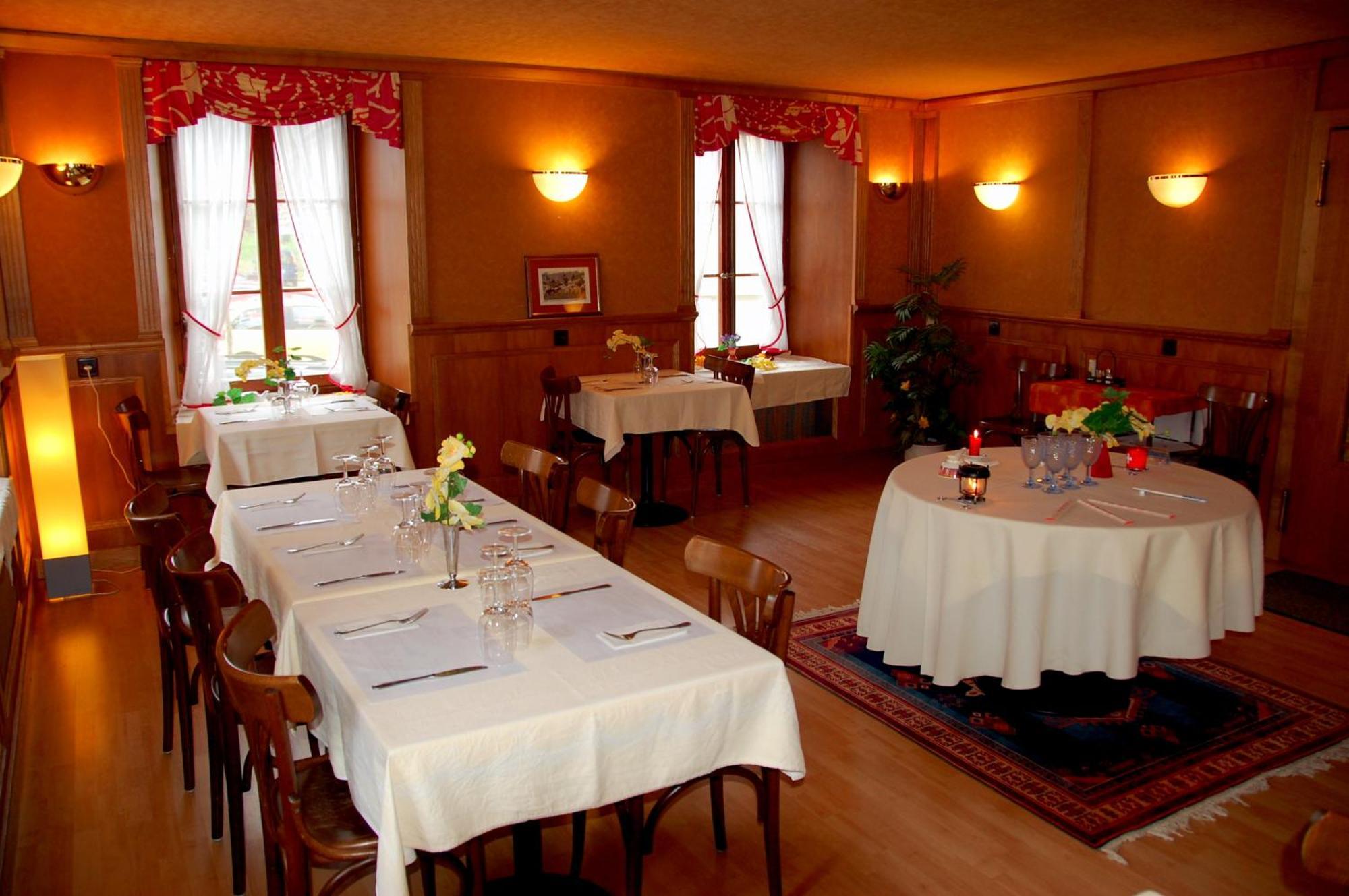 Hotel De L'Ours Vuiteboeuf Εξωτερικό φωτογραφία