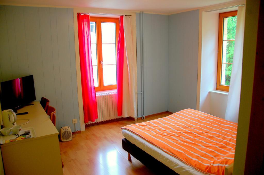 Hotel De L'Ours Vuiteboeuf Εξωτερικό φωτογραφία
