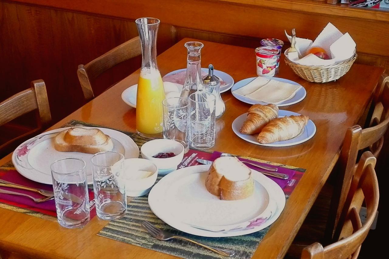 Hotel De L'Ours Vuiteboeuf Εξωτερικό φωτογραφία